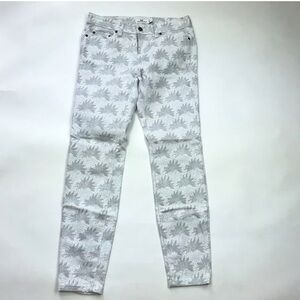 NWOT VINEYARD VINES DENIM MIDRISE SKINNY JEANS.